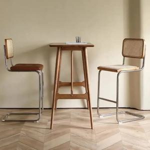 현대적인 라탄 바 스툴, 메탈 프레임 미니멀리스트 디자인 카운터 의자 (주방 아일랜드 바, 거실용)