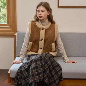 [정가259000]페이크 FUR 트리밍 스웨이드 무스탕 조끼 OW5WVA900