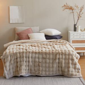 [애끌리아] 벨로이 AC 프리미엄 30mm 라셀 퍼 이불+담요(SK)