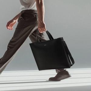 액세서리 남성 [[25FW]] JUBA5F902BK [SCOTT] 스캇 세로형 토트백 미디움 사이즈 (크로