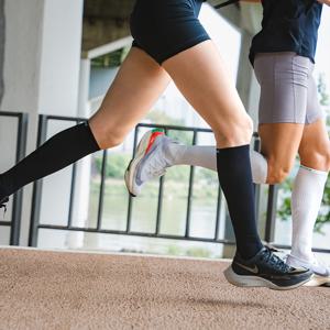 러닝니삭스 슬리브삭스 여성 압박 무릎양말 필라테스 반타이즈 블랙