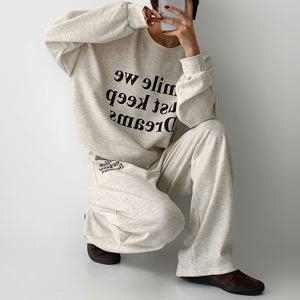 [하프클럽] 저스트 패션 츄리닝 긴팔 트레이닝 세트 빅사이즈 레터링 맨투맨 와이드 일자팬츠 셋업