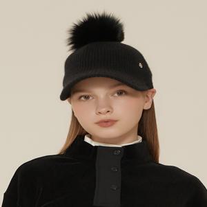 헤지스 골프 여성 [[24FW]] HWHE4F701BK [가격인하]블랙 여성 퍼 방울 귀달이 니트 캡 모자