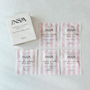 INSM 네츄럴버블바스티 장미와 히비스커스 꽃 5개입  인공색소 없는 자연 건조 꽃잎 가득 티백형 입욕제