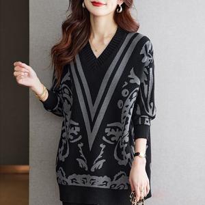 여성 브이넥 루즈핏 패턴 디자인 롱 캐주얼 데일리 빅사이즈 편한 티셔츠