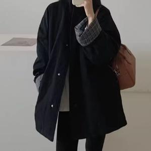 여성 겨울 숏 그리드라인딩 디테일 데일리 미니멀 스타일 트렌치 코트