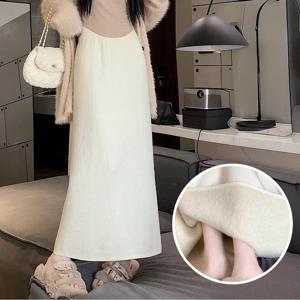 A라인 벨벳 안감 니트 뒷트임 롱스커트 여성 겨울 스커트