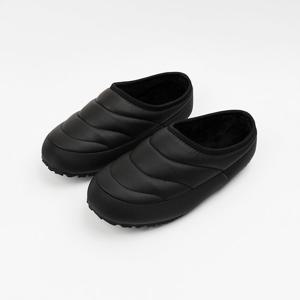 [신난다슈] 남성 여성 패딩 슬리퍼 3cm 발편한 방한 털 슬리퍼 뮬 퍼안감 MRO25732 블랙