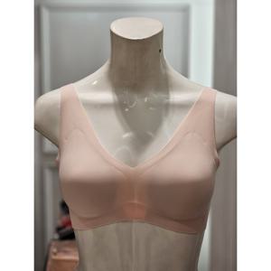 [트라이엄프] 슬로기 제로필 심리스 무봉제 후크타입 브라 SLDS11R194