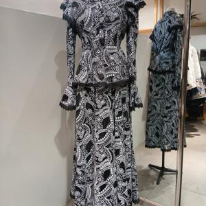 [르니앤맥코이] MM11OP002HJZ 연말룩 블랙&화이트 시스루 롱 원피스