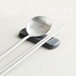 라이닝 수저받침