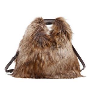 MM6메종마르지엘라 인조 퍼 크로스바디 백 SB6WD0026 P8486 H90