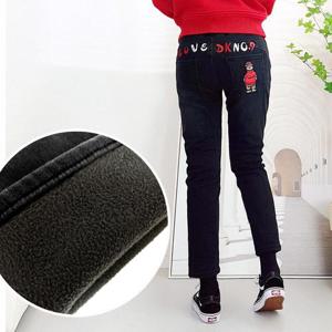 [일공삼에스티]융기모 본딩 곰돌이 자수 블랙진 겨울 배기 청바지