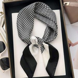 모던 클래식 여성 하운드체크 쁘띠 사각스카프 WFIKOP0