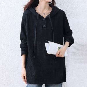 [퀸이즈] 세타 버튼 포인트 오버핏 롱 후드 니트 티셔츠