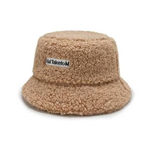 브라운 버킷햇 여성 벙거지모자 겨울 데이트룩 패션 (W9E963E)