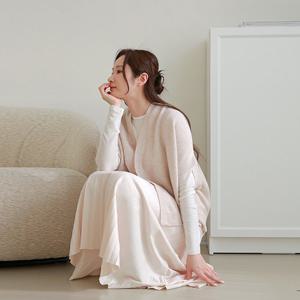 [최초가 129,000원][르포엠]울100 홀가먼트 버튼리스 케이프 가디건