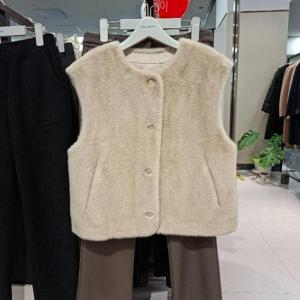 올리비아하슬러 HC42 페이크퍼 밍크조끼 트렌디한 소재,다양하게스타일링좋