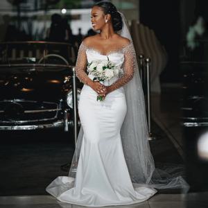 아프리카 럭셔리 웨딩 원피스 진주, 긴 소매 화이트 새틴 웨딩 가운, 2024 신부 인어/트럼펫 신부 드레스