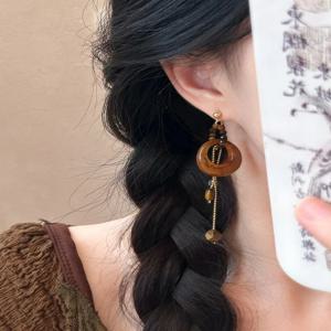 디자이너 비대칭 비즈 귀걸이 민족 스타일 라펠 핀 귀걸이 캐주얼 여름 중국산 기타 패턴 선물 상자