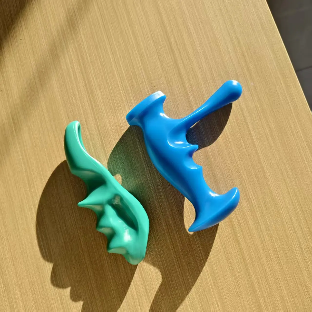 2PCS T자형 마사지기 + 엄지 및 손가락 압력 막대 플라스틱 소재 전신 수동 엄지 마사지, 발 및 등 마사지 건강