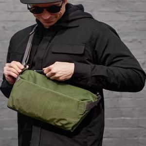 호주 9L 벤처 슬링 대용량 가슴 가방 숄더백 크로스백 캐주얼 나일론 원단 지퍼 잠금 무지