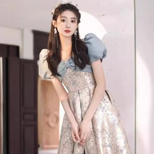 블루 프린세스 스타일 이브닝 드레스 2025 신상품 우아하고 고급스러운 여성 패션 연말 파티 기념