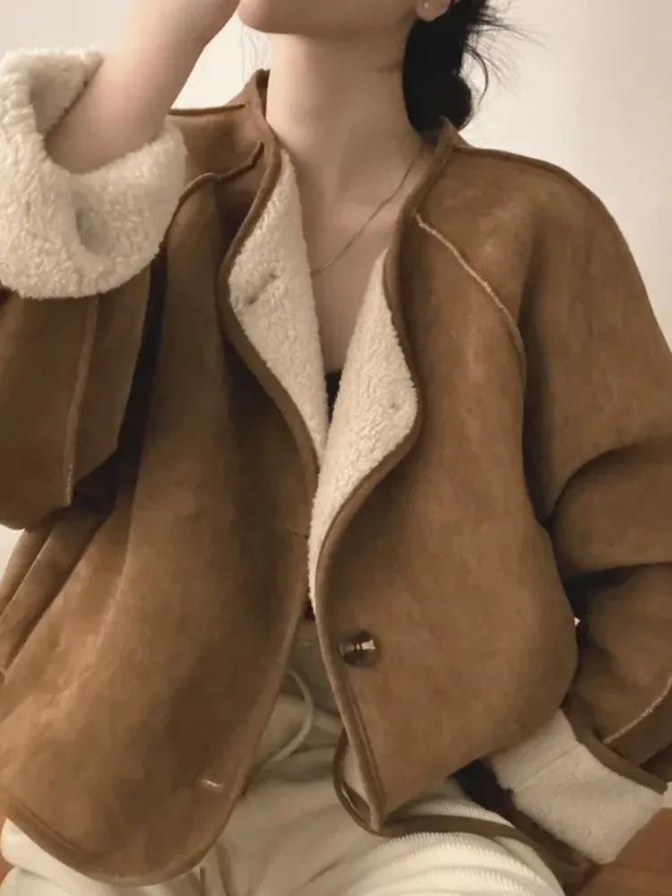 세련된 가을 겨울 두꺼운 따뜻한 양털 재킷 여성용 루즈핏 원피스 아우터 스타일리쉬한 출퇴근 스타일 다양한 경우에 적합