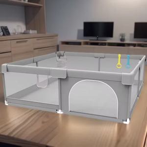 아기 놀이터 밝은 회색 어린이 놀이 놀이터 아기를위한 보호 각도 활동 울타리가있는 대형 실내 아기 놀이터