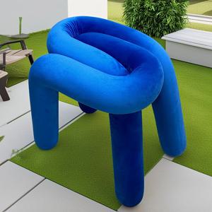 클라인 블루 크리에이티브 스툴 사각 철제 소재 스타일리쉬 홈 침실 화장대 의자 시크 캐주얼 시팅 패셔너블 공간 액세서리