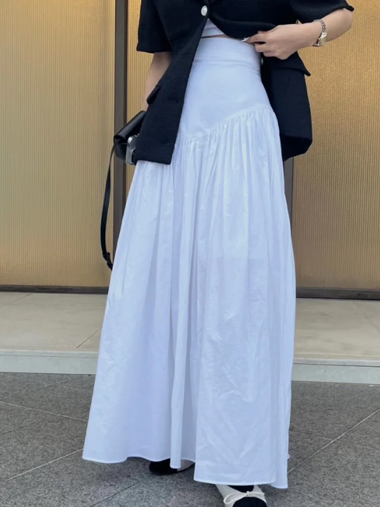 화이트 하이웨이스트 하프 스커트 여성용 2024년 봄 신상 스윗 안티에이징 주름 디자인 슬리밍 블랙 롱 스커트 출퇴근룩 한국 스타일