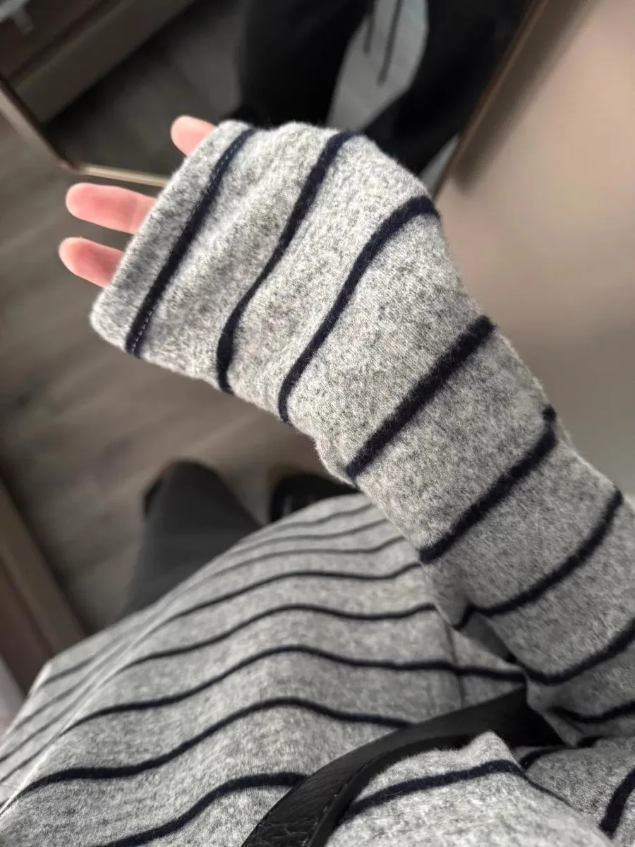 한국식 루즈 스트라이프 긴팔 여성 티셔츠 부드러운 컬러 블록 슬리밍 탑 트렌디 통근 스타일 유니버설 핏 폴리에스터 스판덱스