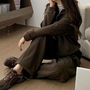 [하프클럽] 루즈핏 겨울 밍크기모 트레이닝 세트 집업후드+와이드팬츠 상하의 세트 데일리 바지 투피스