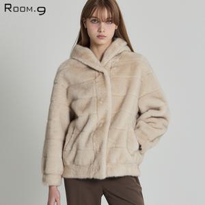 [룸나인(Room.9)] 프리미엄 인조 밍크퍼 후드 코트 (택가격: 358000원)