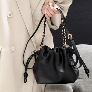 [브리치]  / 체인 스트랩 여성 가죽 복조리백