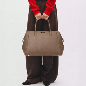 [최초가687,000]엣지트렁크 맥시 소가죽 토트백_ACBG260102