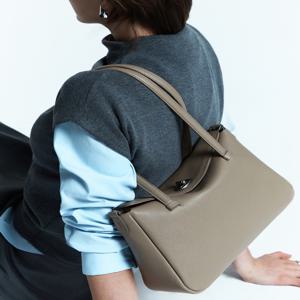 액세서리 [[26SS]] DCBA6E951I2 [VELO] 토페 O 락장식 플랩형 숄더백 M