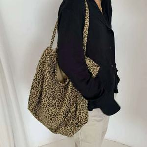 [브리치]  / 연예인에코백 빅백 보부상 레오파드 호피가방