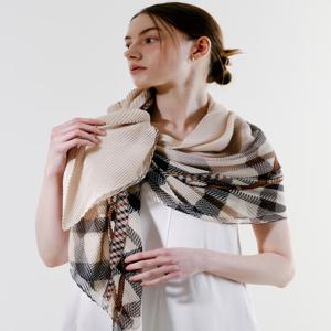 [닥스스카프]브라운 체크 플리츠 숄 스카프 DCSC6E775