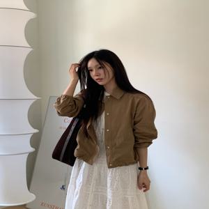 헤지스 여성 HSJU5B304CM 카멜 셔츠 카라 경량 숏 점퍼