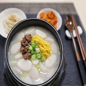 홍할매 한우 떡국 2세트 (한우300g +한우사골곰탕500g  2팩 +떡국떡 300g 2팩) X 2세트 /설명절 떡국떡