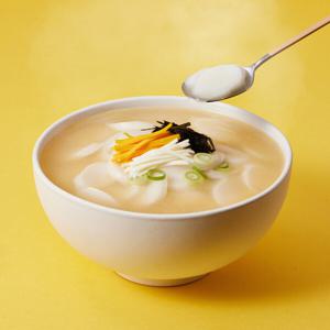 칠갑농산 나이를 거꾸로 먹는 떡국 / 명절 선물세트 (국산떡국떡 3봉+사골육수 6봉) 설레는 설 선물