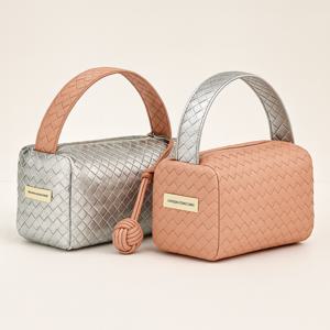 여성 화장품 파우치 메탈릭 실버 미니백 여행용 수납 파우치 가방