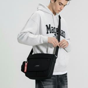 마젤란 1955  미디엄 메신저백 크로스백 슬링백 숄더백 학생 여행 남성 여성 가방 CY86271