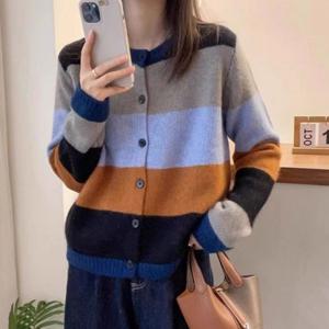 여자 라운드넥 니트 가디건 스트라이프 니트 스웨터