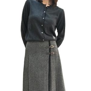 [비꼴리끄(여성)]해링본 더블 비조 칼주름 랩스커트 B244WK3040