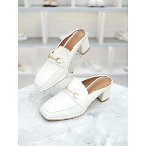 [블리아르]스퀘어 토 고리장식 미들힐 뮬 블로퍼 6cm BLMD60033_