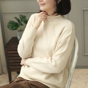 [웬디즈갤러리]펀치 롤링 반폴라 니트 DKN106