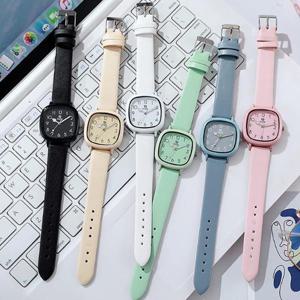 스퀘어 컬러 여성 손목시계 학생 시계