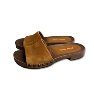 여성 미우 미우 페이디드 스웨이드 클로그 시나몬 5Z425E-Z5O-F0401